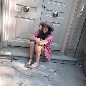 Meet your Posher, Ella